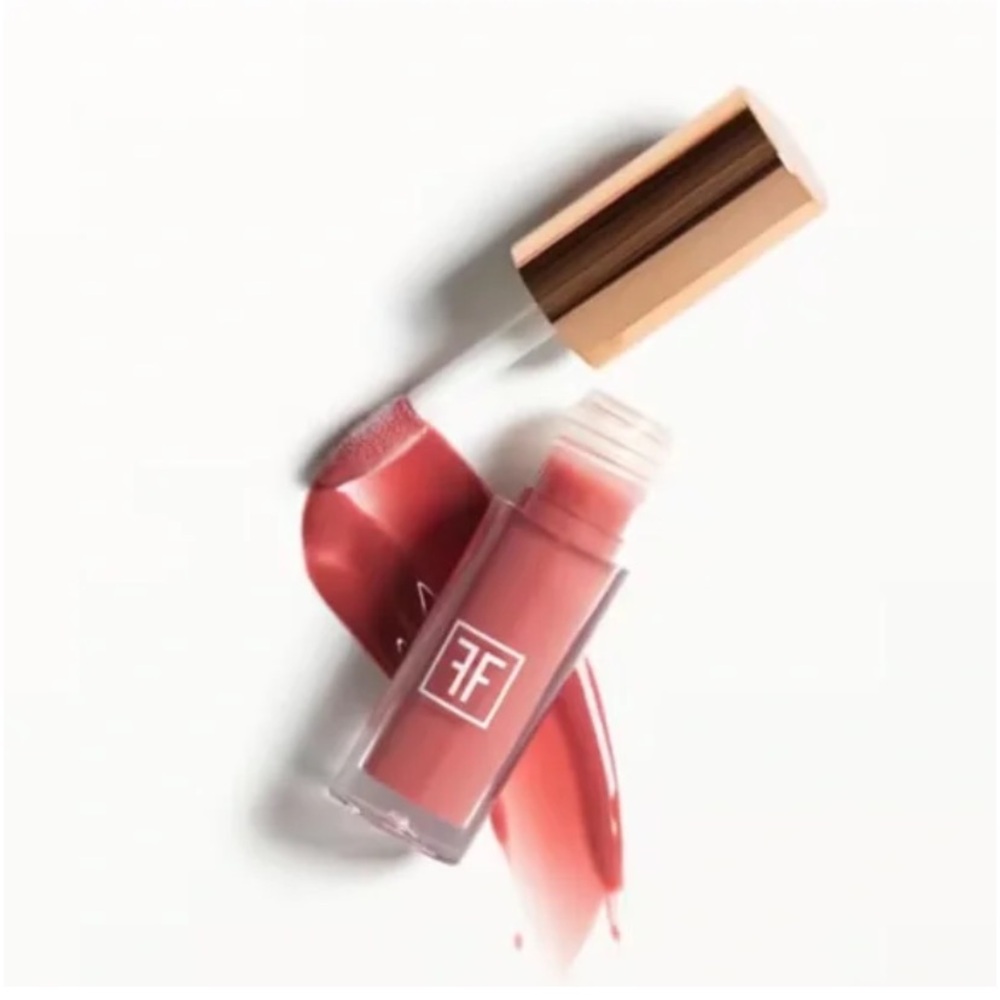 ⚫️ FINDING FERDINAND Lip Gloss in Color Thorn New Deluxe Mini